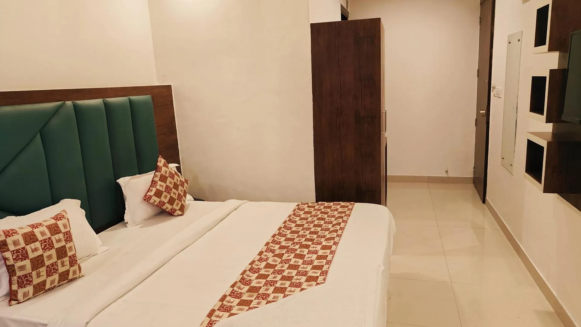 Hotel Marina Near Igi Airport New Delhi